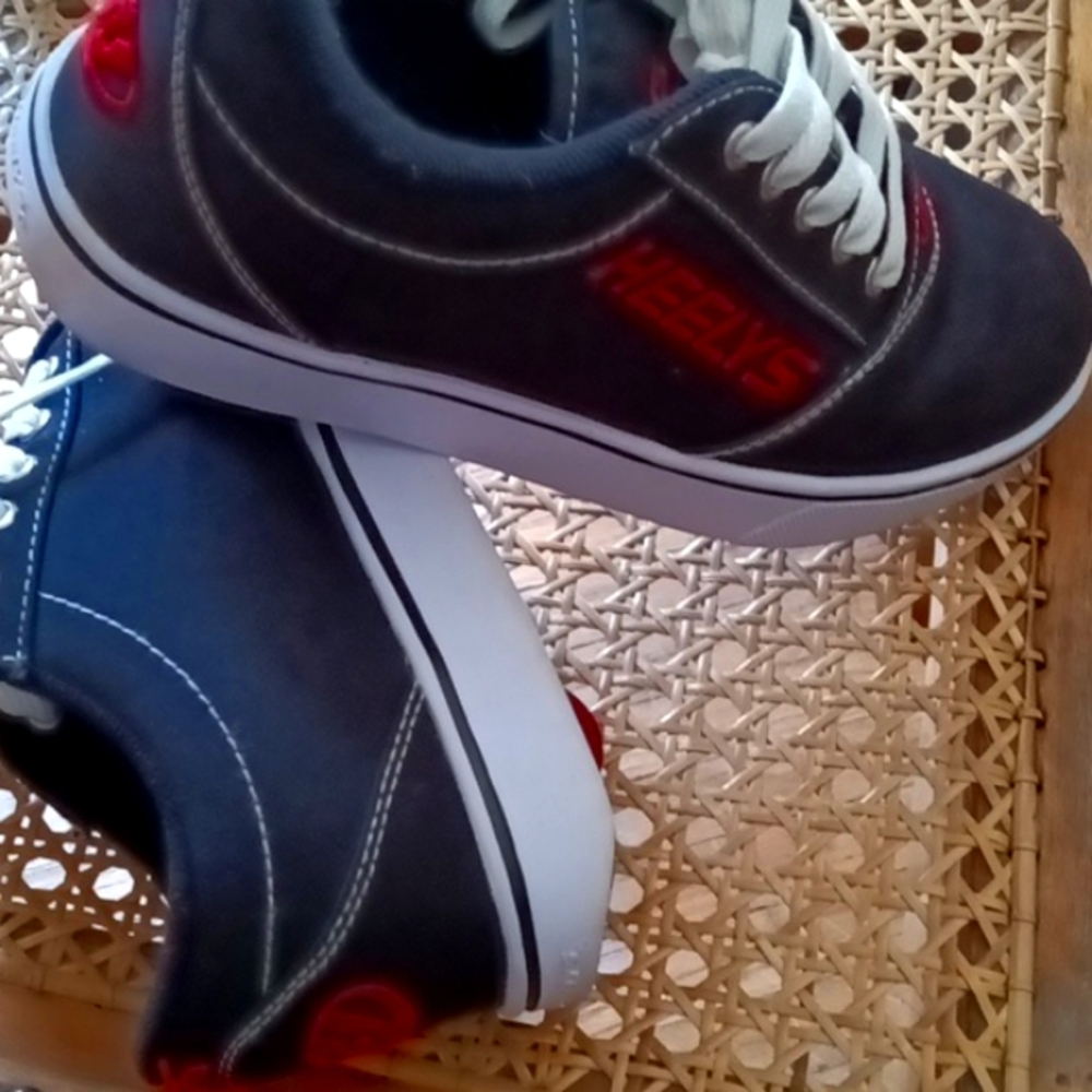 Heelys Black and With Red Lettering Athletic Shoes with Sleek Design